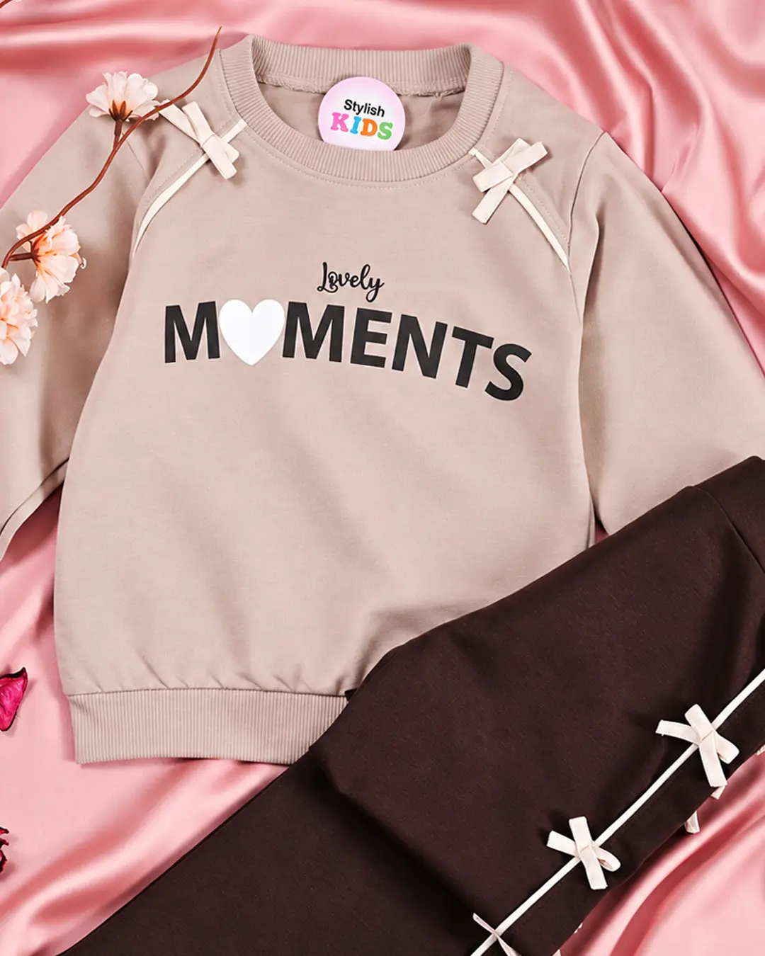 Detail broderie et pantalon Ensemble Fille Lovely Moments Beige et Chocolat - Stylish Kids Tunisie