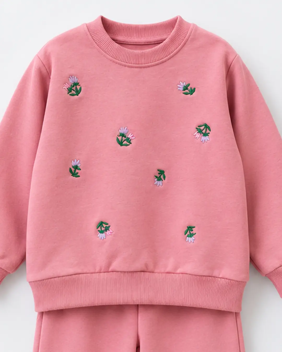 Détail sweat vieux rose et motifs fleuris brodés fille - Stylish Kids Tunisie