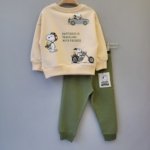 Dos sweat Snoopy beige et pantalon jogging kaki garçon - Vêtements enfant Tunisie