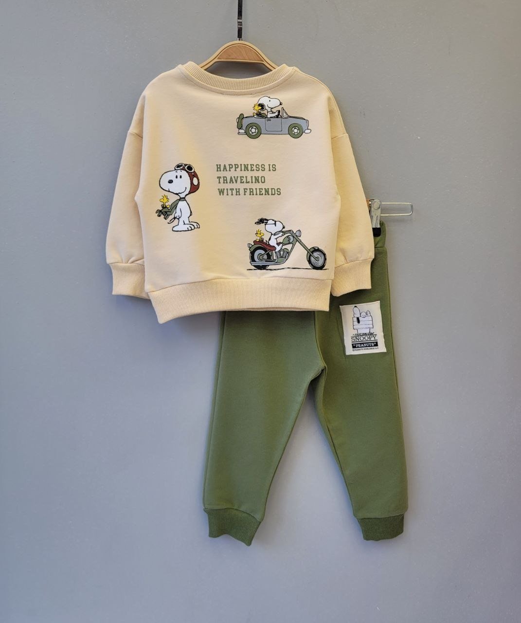 Dos sweat Snoopy beige et pantalon jogging kaki garçon - Vêtements enfant Tunisie