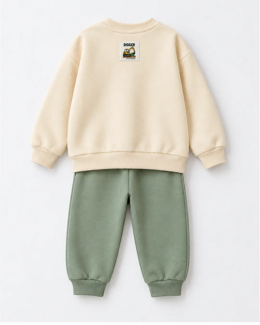 Détail sweat écru Digger Little Builder et pantalon vert sauge garçon - Stylish Kids Tunisie