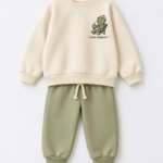 Ensemble garçon molleton non gratté 100% coton écru Little Explorer et jogging vert sauge - Mode garçon Tunisie Stylish Kids