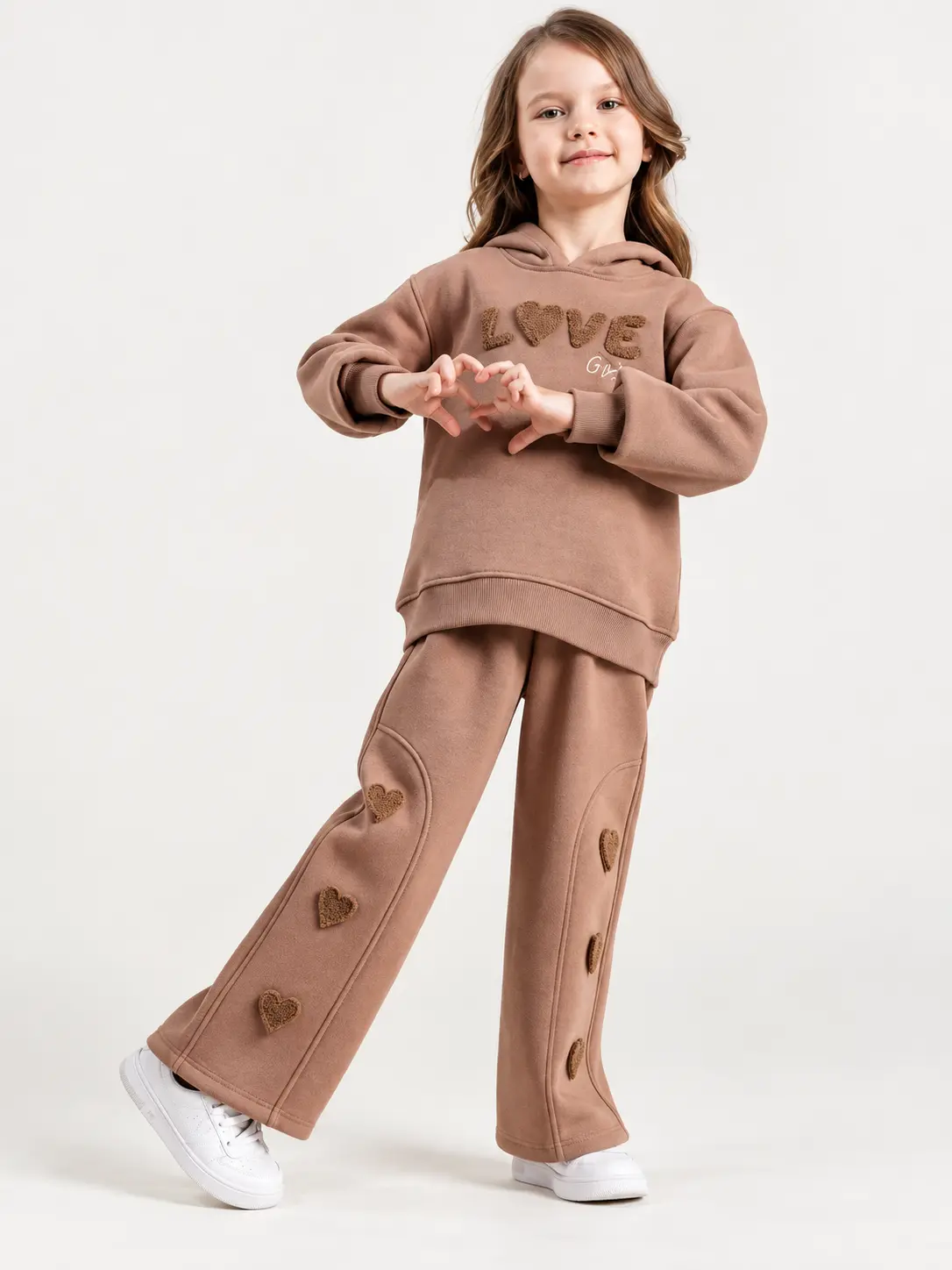 Ensemble fille molleton taupe inscription LOVE avec pantalon large - Stylish Kids Tunisie