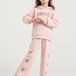 Ensemble fille molleton rose poudré inscription LOVE avec pantalon large - Stylish Kids Tunisie